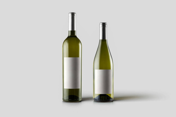 Вино бутылки макет изолированы на мягком сером фоне. Blank Label. Фотография с высоким разрешением
. - Фото, изображение