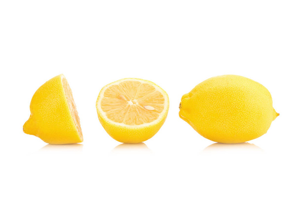 Zitrone isoliert auf weißem Hintergrund - Foto, Bild