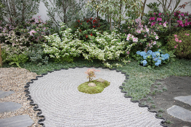 klasszikus japán kert, virág show 2019 - Fotó, kép