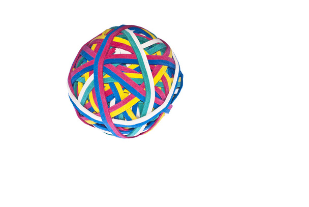 Эластичная лента, резиновый мяч изолирован
 - Фото, изображение