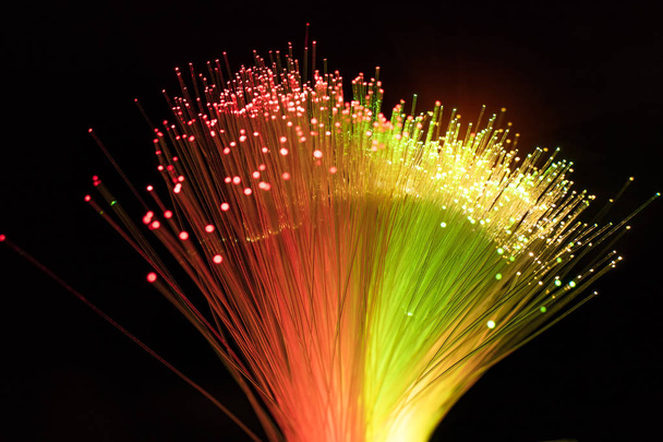 fiber optic zobrazení data nebo internetové komunikační koncept - Fotografie, Obrázek