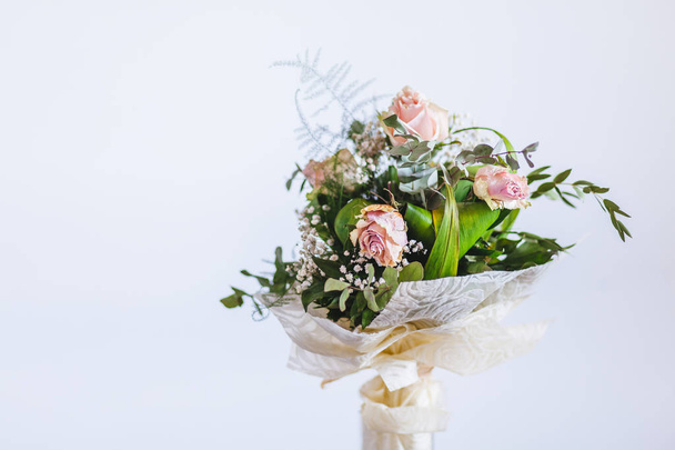 Wedding bouquet of pink roses - 写真・画像
