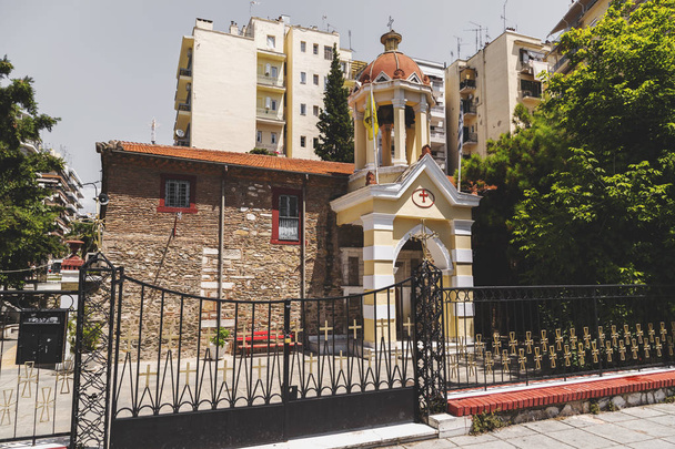 Exterior view of Naos neas panagias Church in Thessaloniki - Foto, Imagem
