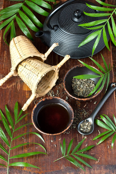 Tea ceremony, green tea, tea pot and tea cups - Foto, Imagem