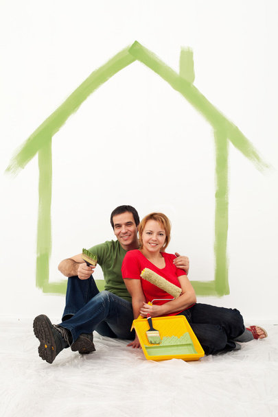 junges Paar richtet sein erstes Eigenheim um - Foto, Bild