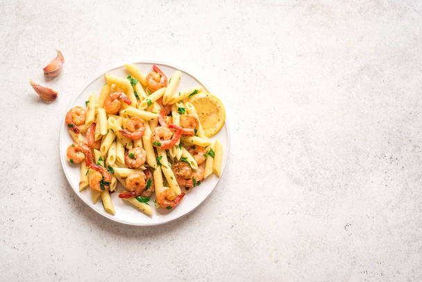 Penne Pasta with Prawns - Foto, afbeelding