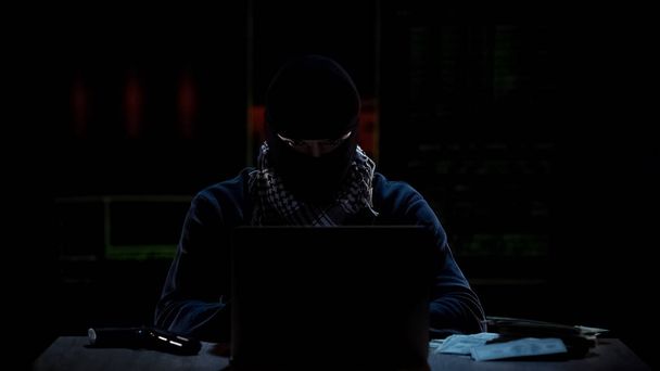 Terrorismo islâmico sequestrar computadores de bordo para ter controle total sobre a planície
 - Foto, Imagem
