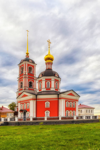 Bell tower of the Varnitsky monastery, Yaroslavl region, Russia - Foto, Bild