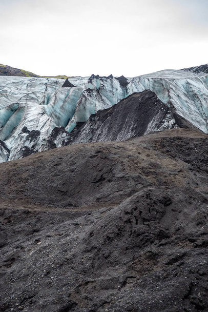  Gletscher Svinafellsjokull, Teil des Vatnajokull-Gletschers. Skaftafel-Nationalpark auf Island - Foto, Bild