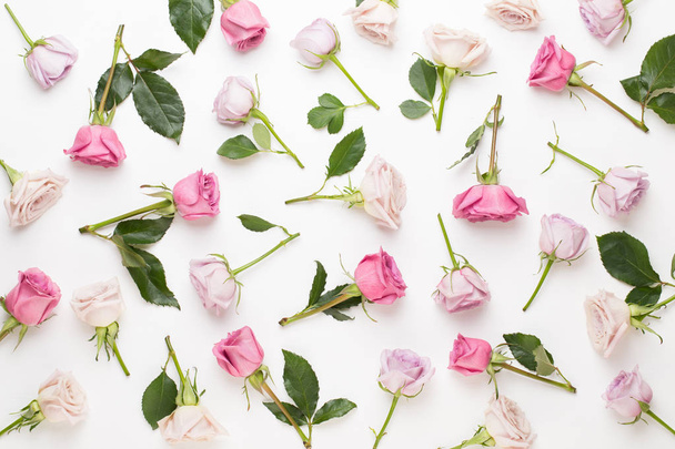 Flowers valentine day composition. Frame made of pink rose on gr - Foto, Imagen