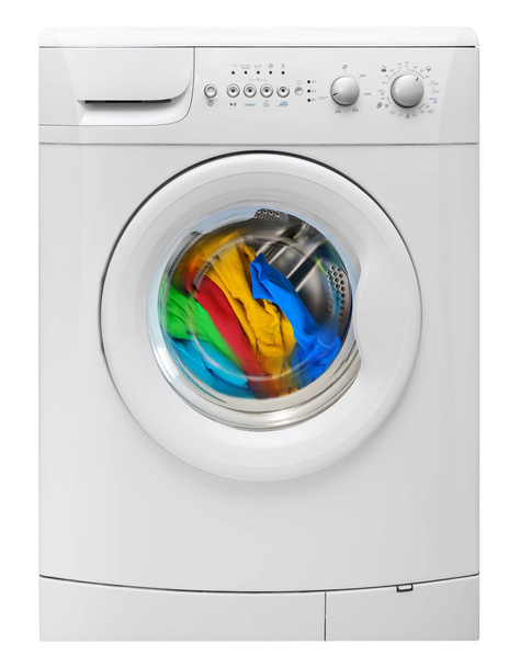 пральна машина з різнокольоровим одягом ізольовані на білому
 - Фото, зображення