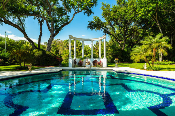 luxusní bazén - Fotografie, Obrázek