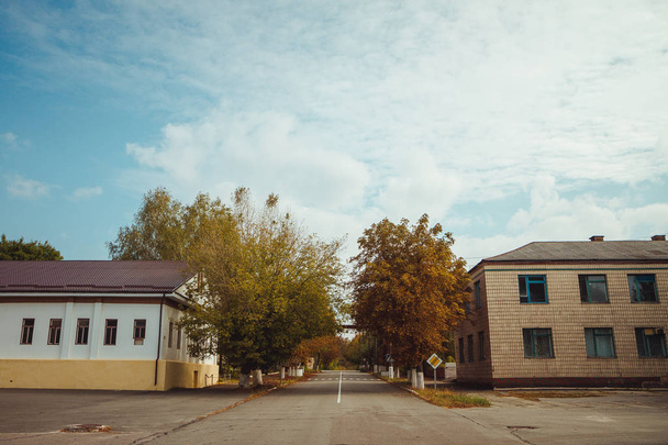 に関するチェルノブイリ除外ゾーン。放棄されたゴーストタウン プリピャチ市で放射性ゾーン。チェルノブイリの大惨事の歴史。ウクライナ、ソ連の失われた場所 - 写真・画像