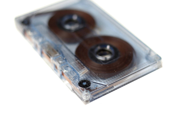 Audio retro vintage analogových kazetové pásky izolované na bílém 80s 90s styl - Fotografie, Obrázek
