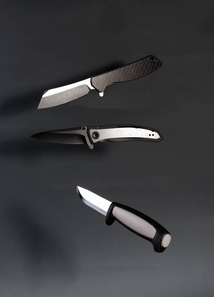 Couteau à variété. Une variété de couteaux. Différents types de couteaux
. - Photo, image