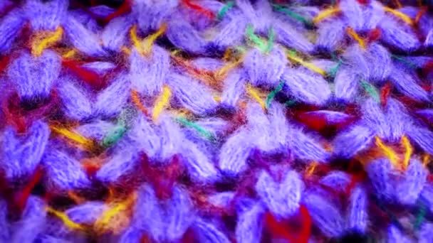 Textura de lana, primer plano de patrón textil drapeado. Fondo de tela de textura de lana. Detalles visibles en hilos delicados, que componen la tela tejida
 - Metraje, vídeo