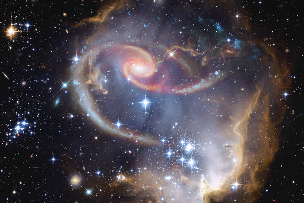 Nebulosas uma nuvem interestelar de poeira estelar
. - Foto, Imagem