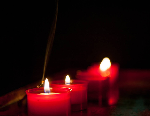votief kaarsen  - Foto, afbeelding