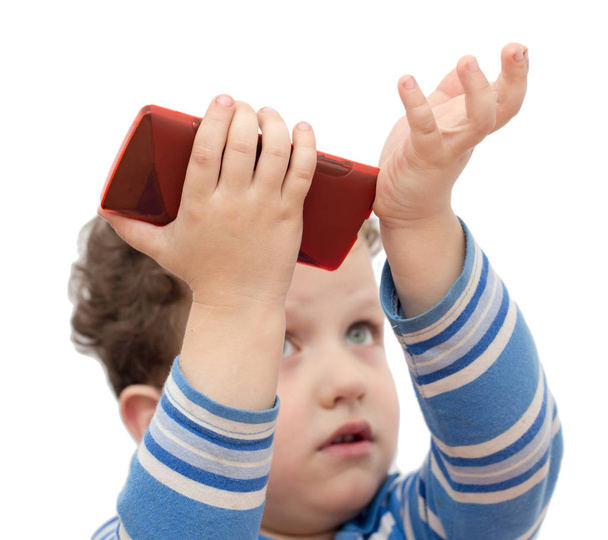 chico con el teléfono en un fondo blanco
 - Foto, Imagen