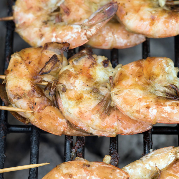 Appetizing fresh shrimps with spices - Photo, Image