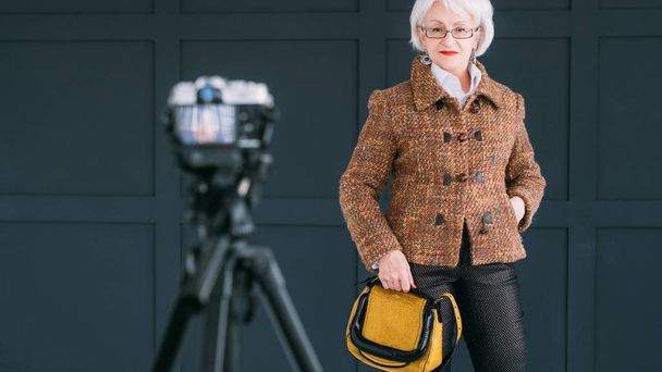 successful senior woman fashion lifestyle blogging - Valokuva, kuva