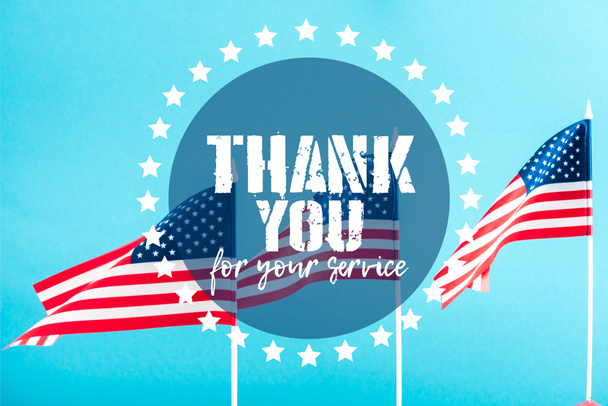 banderas americanas con gracias por su servicio de letras en azul
 - Foto, Imagen