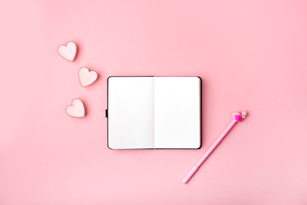 Notebooks with pink paper hearts - Fotoğraf, Görsel