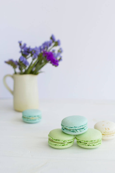 Cake macaron or macaroon from above, colorful almond cookies, pastel colors. - Valokuva, kuva