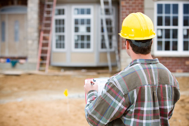 Construction: Home Inspector Doing Review - Zdjęcie, obraz