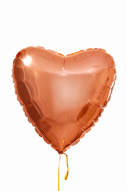 Doğum günü, Sevgililer da için bir büyük pembe altın kalp topu nesnesi - Fotoğraf, Görsel