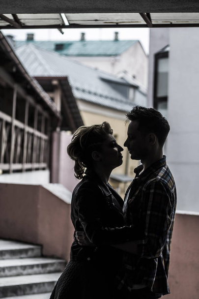 lovers hug each other on the streets of a big city - Fotografie, Obrázek