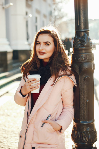 girl with coffee - Foto, afbeelding