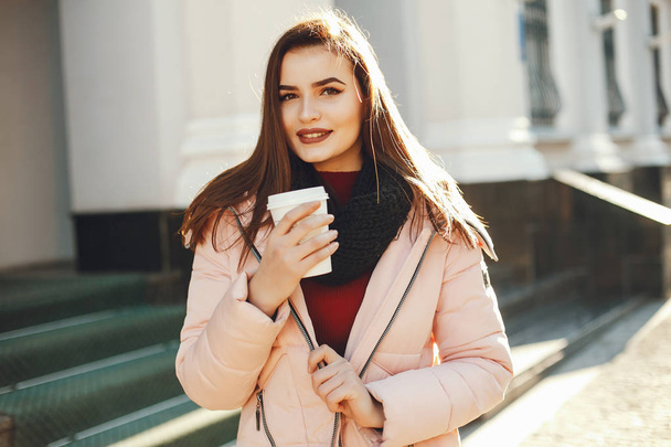 girl with coffee - Zdjęcie, obraz
