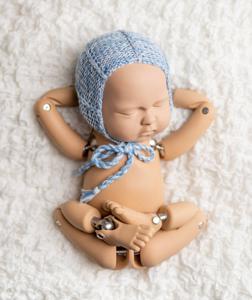 Toy of newborn baby for photo practice - Foto, imagen