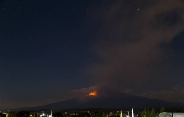 Puebla Mexikó-március 18, 2019 Popocatepetl Vulkán kitörés - Fotó, kép