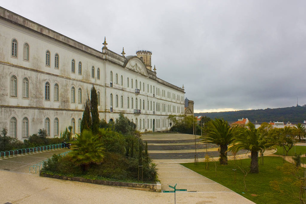 Λισαβόνα, Πορτογαλία - Μαρτίου 1, 2019: Κάμπολαϊντ Santo Antonio εκκλησία κοντά στο Πανεπιστήμιο της Λισαβόνας - Φωτογραφία, εικόνα