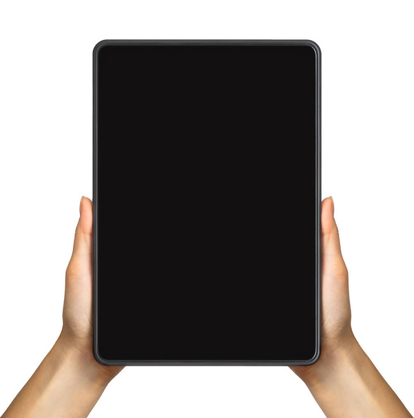Χλευάσουμε επάνω μαύρο tablet και γυναικείο χέρι, έννοια της κινητό ψώνια - Φωτογραφία, εικόνα