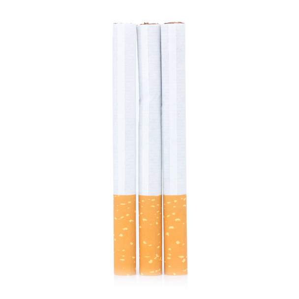 savukkeen tuhkakuppi eristetty valkoisella pohjalla
 - Valokuva, kuva