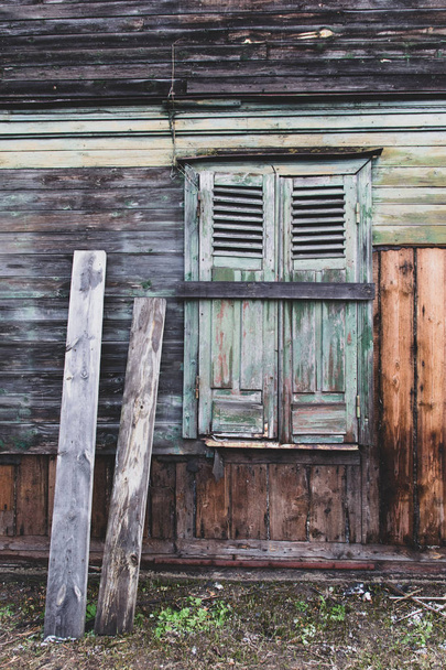 old abandoned wooden house - Fotó, kép
