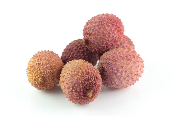 Китай китайський фрукти Lychees або вишневий ізольовані на білому тлі - Фото, зображення
