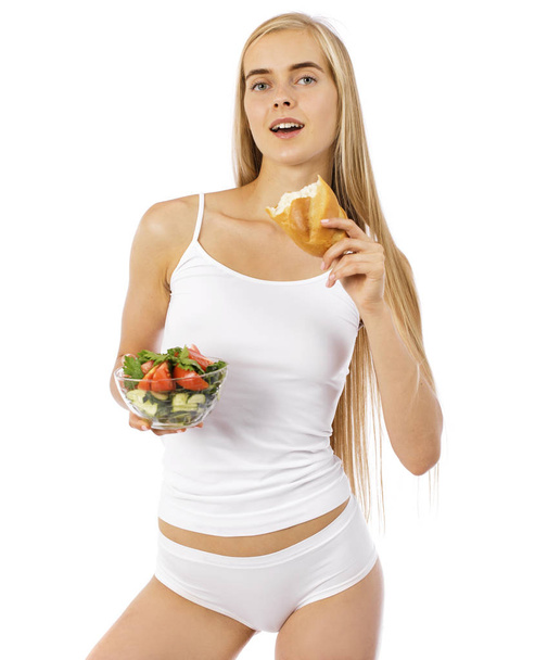 bela mulher loira em roupas de fitness branco
 - Foto, Imagem