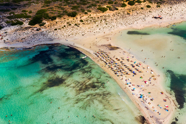 Amazing aerial panoramic view on the famous Balos beach in Balos - Foto, afbeelding