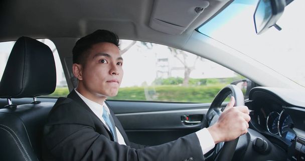 business man driving car - Zdjęcie, obraz