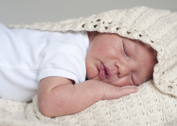 Sleeping newborn baby - Valokuva, kuva