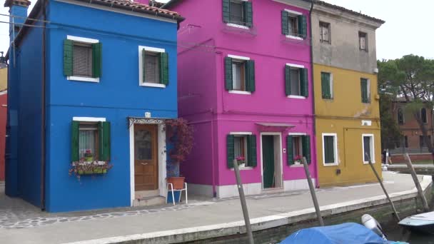 4K Venice, island of Burano, in the Venetian lagoon. View of the typical houses of various colors. - Footage, Video