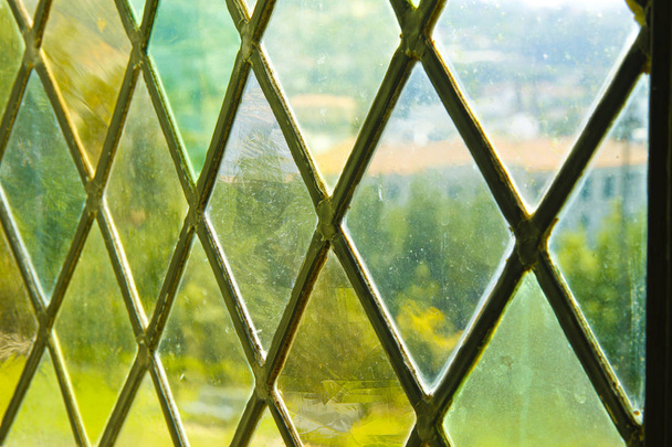 El yapımı Kurşunlu cam ile eski bir penceresinin ayrıntı  - Fotoğraf, Görsel