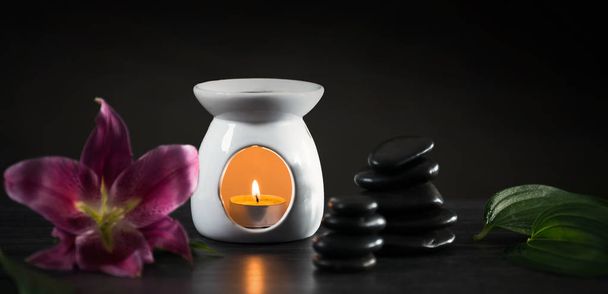 Aromatherapy concept. Candles, organic remedy for relaxation. - Zdjęcie, obraz