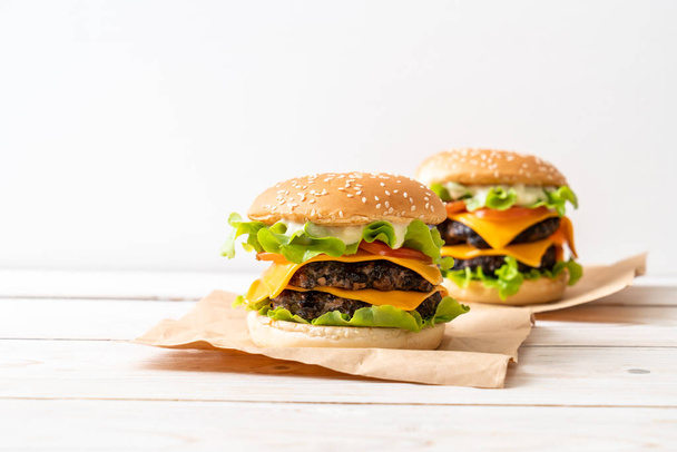 fresh tasty burger  - Zdjęcie, obraz