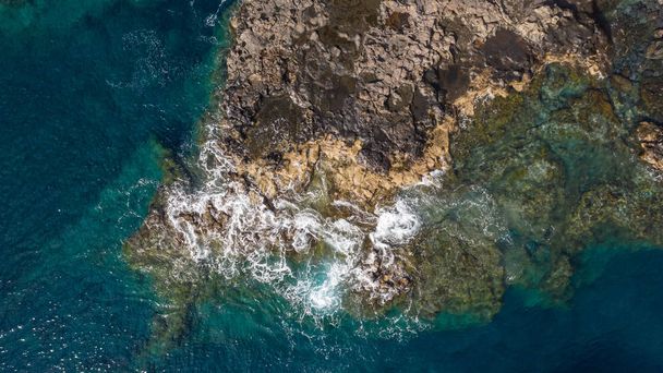 Vue de dessus d'une pierre. Île de Tenerife, Îles Canaries, Espagne
. - Photo, image