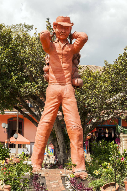 Estátuas de barro na Praça Central em Raquira - Boyaca, Colômbia
. - Foto, Imagem